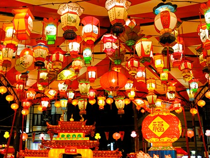 ［長崎県］長崎ランタンフェスティバル　湊公園にメインオブジェ「龍馬精神」