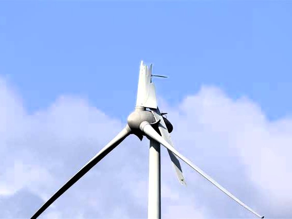 ［秋田県］秋田市の新屋海浜公園の発電用風車ブレード落下事故。設備撤去に向け準備作業始まる。