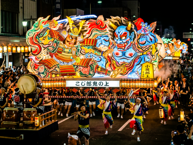 ［青森県］青森ねぶた祭開幕まで4ヶ月　ねぶた小屋の組み立て作業進む