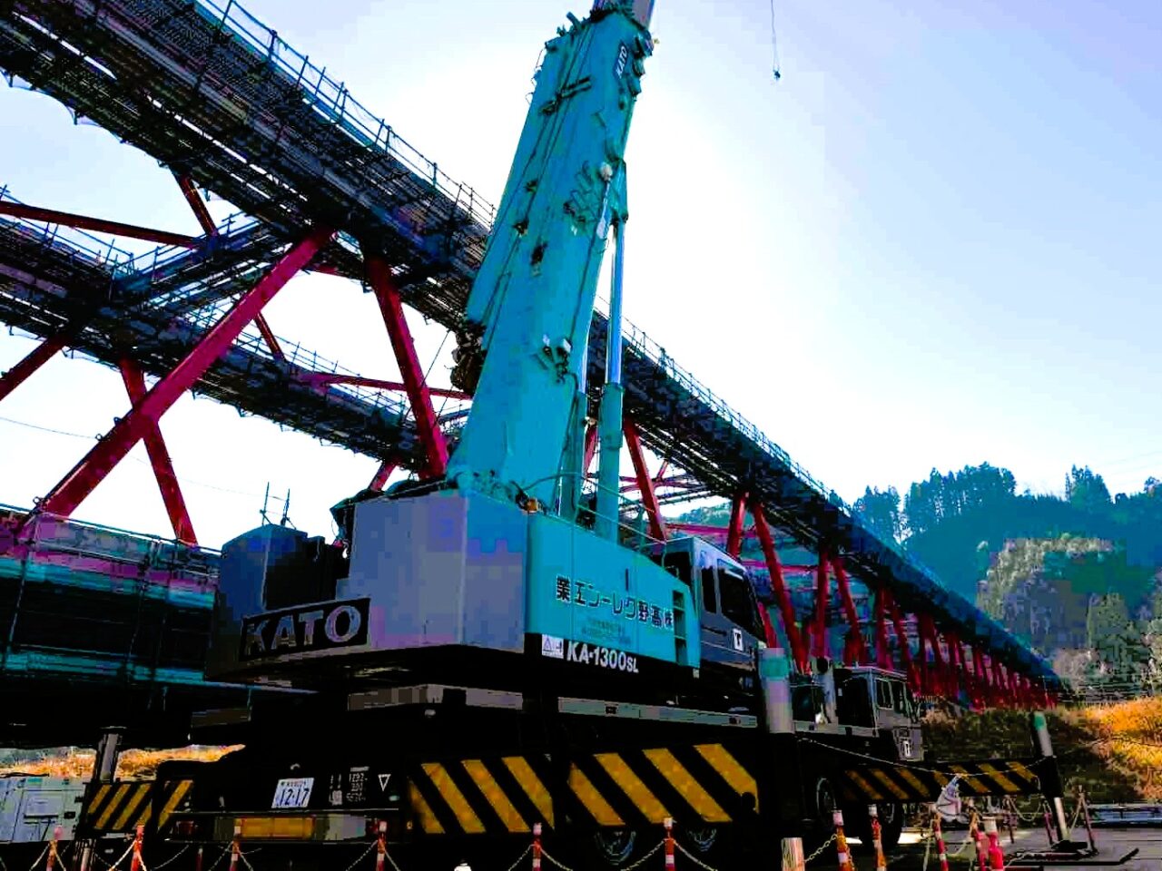 ［熊本県八代市］株式会社高野クレーン工業　130tオールテレーン（KA-1300SL）