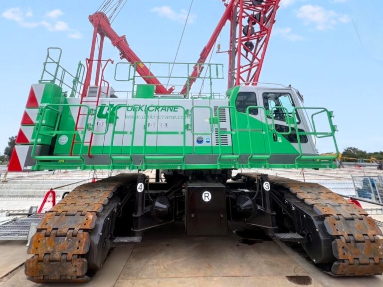 ［熊本県］有限会社植木クレーン　90tクローラ（HITACHI SUMITOMO製 / SCX900-3）新規導入