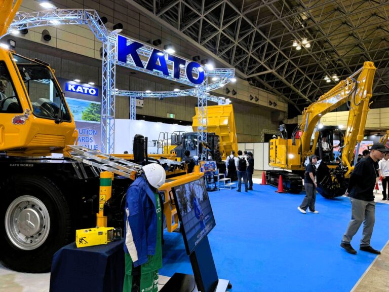 「第8回 国際 建設・測量展」開催 vol.1「KATO」レポート