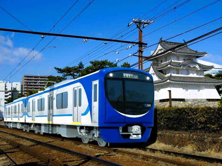 ［香川県］ことでん66年ぶりの新造車両2000形　2台のオールテレーンの相吊りで陸揚げ