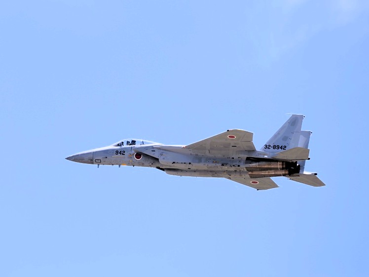 ［沖縄県］那覇空港で自衛隊のF15戦闘機がトラブル　滑走路を4時間あまり閉鎖