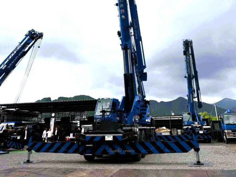 ［静岡県］有限会社鈴木クレーン　100tラフター新規導入