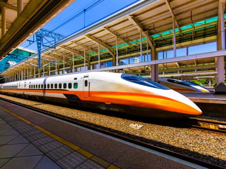 ［台湾］日本製の新型新幹線が到着　来年の夏から営業運転へ