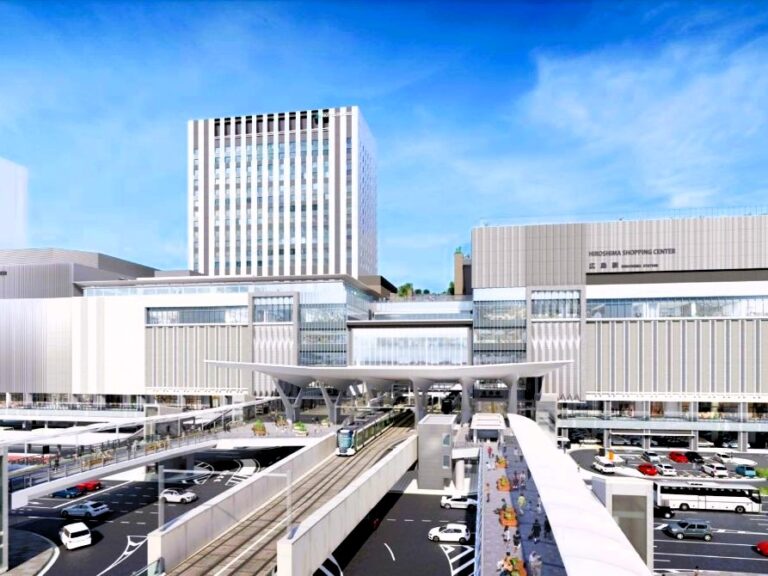 ［広島県］JR呉駅前で国道の上に歩道橋を架ける工事（長さ36m重さ53t）クレーンで大移動！